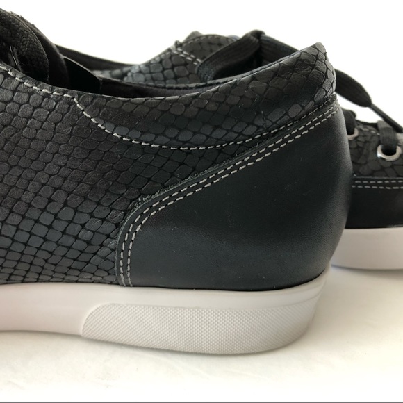 Munro Gabbie Black Snake Print Leather Sneakers - Picture 10 of 15
